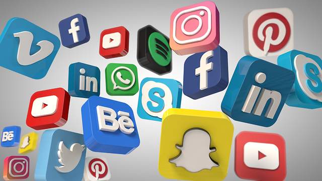 Social Media, hay còn gọi là truyền thông xã hội - là một trong các kênh tìm kiếm khách hàng hiệu quả và phổ biến trong kinh doanh hiện nay.